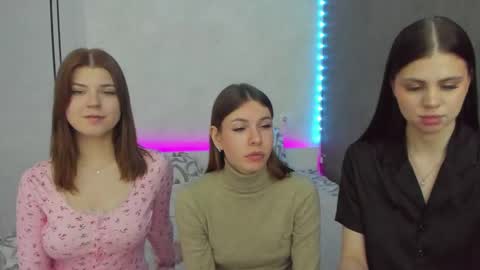 Snapshot of let_me_seee chatting on 17, 2, 2025 Fiona online show from 17, 2, 2025