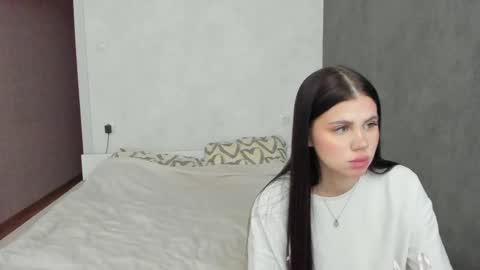 Snapshot of let_me_seee chatting on 18, 2, 2025 Fiona online show from 18, 2, 2025