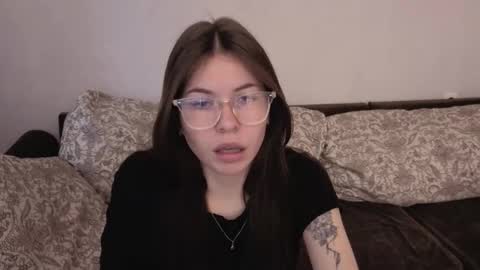 Snapshot of let_me_seee chatting on 1, 12, 2025 Fiona online show from 1, 12, 2025