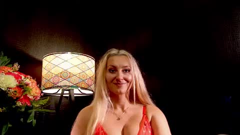 Snapshot of leticiareys chatting on 20, 10, 2025 leticiareys online show from 20, 10, 2025