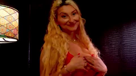 Snapshot of leticiareys chatting on 22, 11, 2025 leticiareys online show from 22, 11, 2025