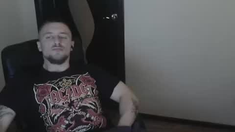 Snapshot of lev1ngston chatting on 8, 1, 2025 lev1ngston online show from 8, 1, 2025