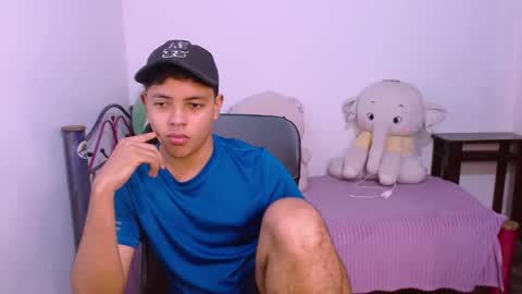 Snapshot of levii_7 chatting on 6, 10, 2025 0600AM-1200PM - online show from 6, 10, 2025