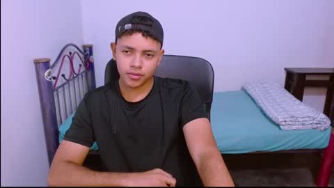 Snapshot of levii_7 chatting on 7, 11, 2025 0600AM-1200PM - online show from 7, 11, 2025