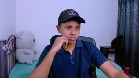 Snapshot of levii_7 chatting on 20, 11, 2025 0600AM-1200PM - online show from 20, 11, 2025