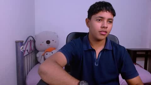 Snapshot of levii_7 chatting on 25, 11, 2025 0600AM-1200PM - online show from 25, 11, 2025