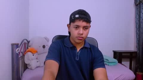 Snapshot of levii_7 chatting on 26, 11, 2025 0600AM-1200PM - online show from 26, 11, 2025