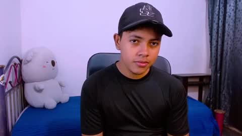 Snapshot of levii_7 chatting on 5, 12, 2025 0600AM-1200PM - online show from 5, 12, 2025