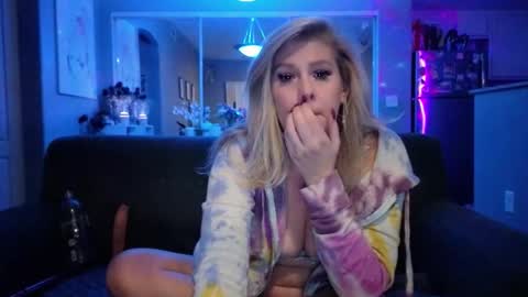 Snapshot of lexi_shocker chatting on 14, 11, 2025 Lexi online show from 14, 11, 2025