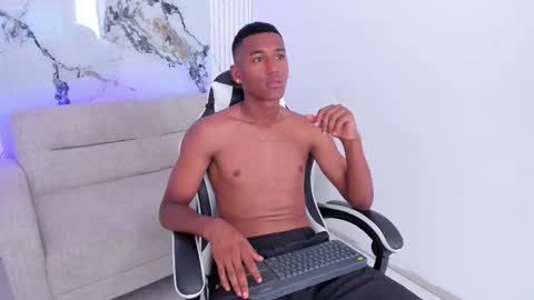 Lexi  Derek online show from 25, 9, 2025