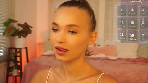 Lexi  online show from 26, 9, 2025