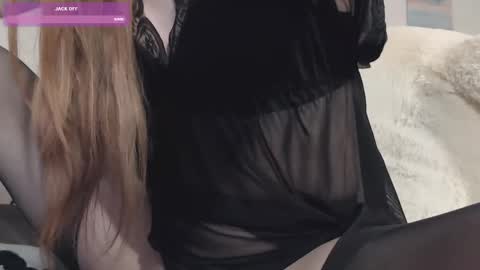 Lexie  online show from 28, 2, 2025