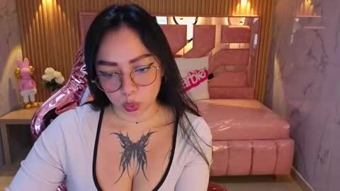 Lexie  online show from 21, 11, 2025