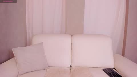 Lexie Thompson  online show from 28, 3, 2026