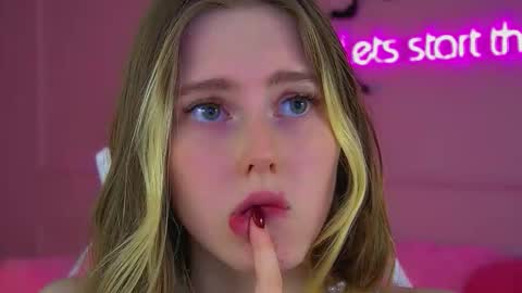 Snapshot of lexireadway chatting on 1, 11, 2025 Lexi online show from 1, 11, 2025