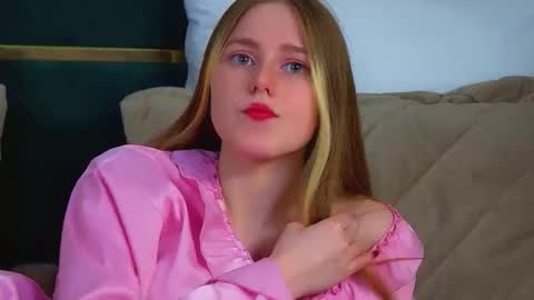 Snapshot of lexireadway chatting on 29, 11, 2025 Lexi online show from 29, 11, 2025