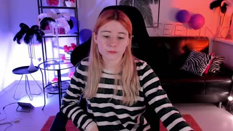 Snapshot of lexiwenford chatting on 10, 12, 2024 Lexi Wenford NO NUDE GODDESS online show from 10, 12, 2024