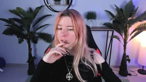 Snapshot of lexiwenford chatting on 20, 12, 2024 Lexi Wenford NO NUDE GODDESS online show from 20, 12, 2024