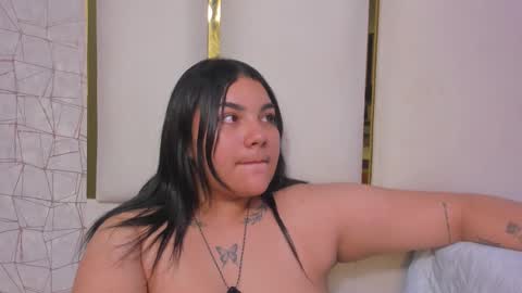 lexy and mia online show from 16, 12, 2025