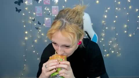 Lexy online show from 25, 1, 2025