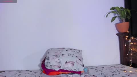 Leya online show from 4, 3, 2026