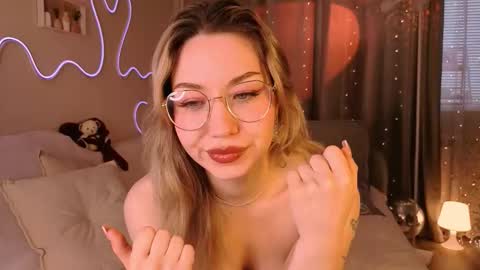 Lily online show from 12, 3, 2026