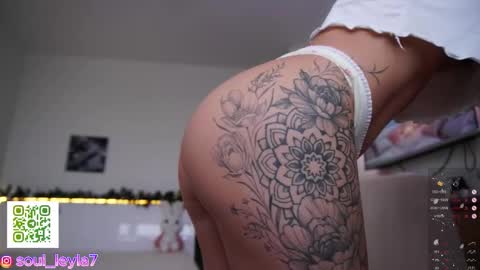 Snapshot of leyla_ly chatting on 22, 12, 2025 Leyla ly Ill be here Tuesday Thursday Friday Saturday Sunday online show from 22, 12, 2025