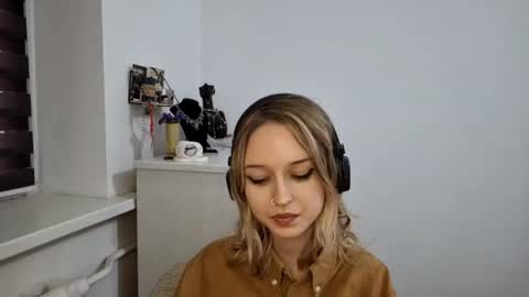 Mia online show from 11, 11, 2025