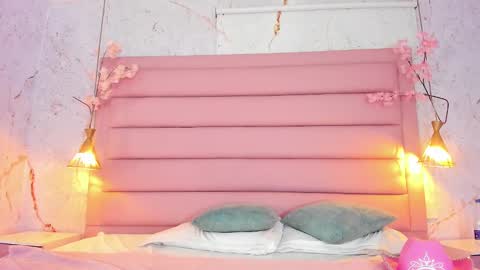 LEZY online show from 5, 10, 2025