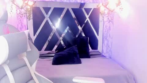 Lia  online show from 26, 1, 2025