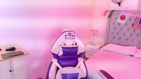 Lia  online show from 8, 7, 2026