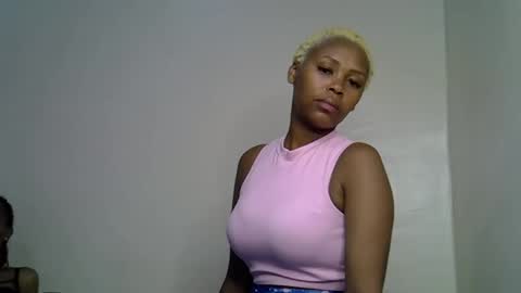 Snapshot of lia_jupiter1 chatting on 4, 10, 2025 lia online show from 4, 10, 2025