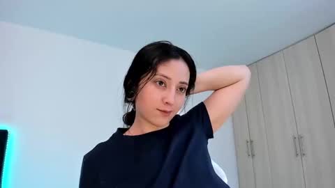 Little Queen Lia  online show from 7, 3, 2025