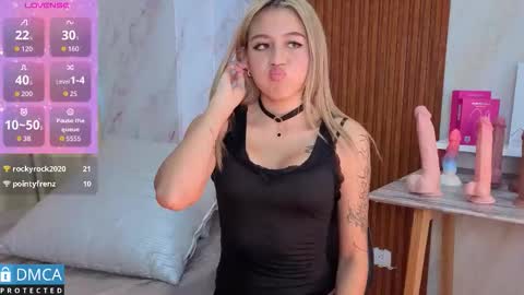 Snapshot of lia_summer1 chatting on 8, 9, 2025 lia summer1 online show from 8, 9, 2025