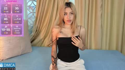 Snapshot of lia_summer1 chatting on 8, 10, 2025 lia summer1 online show from 8, 10, 2025