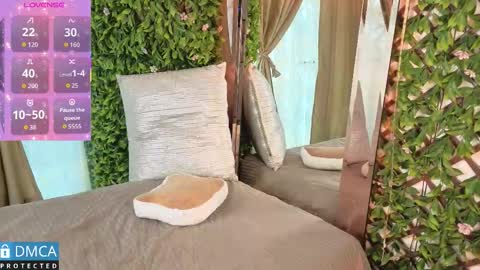 Snapshot of lia_summer1 chatting on 13, 10, 2025 lia summer1 online show from 13, 10, 2025