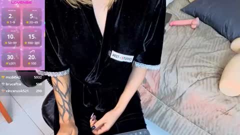 Snapshot of lia_summer1 chatting on 25, 11, 2025 lia summer1 online show from 25, 11, 2025