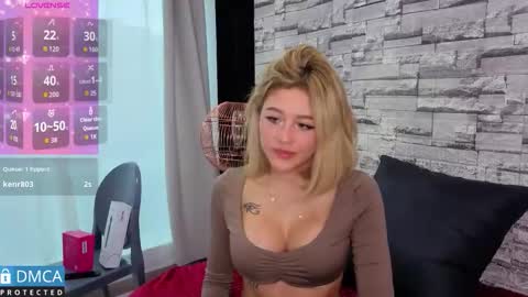 Snapshot of lia_summer1 chatting on 22, 12, 2025 lia summer1 online show from 22, 12, 2025