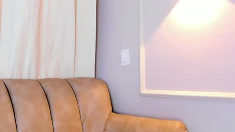 Snapshot of lia_walton__ chatting on 6, 3, 2025 liz walton online show from 6, 3, 2025
