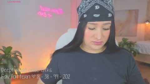 Lia Cox online show from 2, 10, 2025