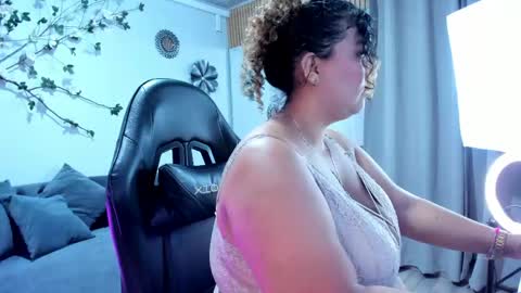 Liah scott  online show from 12, 5, 2026