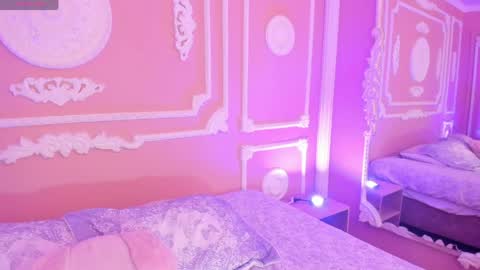 Lia lovet online show from 8, 4, 2026