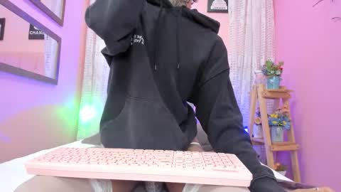 Snapshot of liam_evvan chatting on 16, 12, 2025 Liam online show from 16, 12, 2025