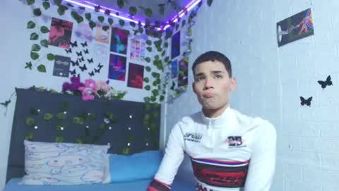 liam_honey18 online show from 29, 9, 2025