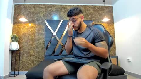 Snapshot of liam_kleiin chatting on 23, 9, 2025 LIAM KLEIN online show from 23, 9, 2025