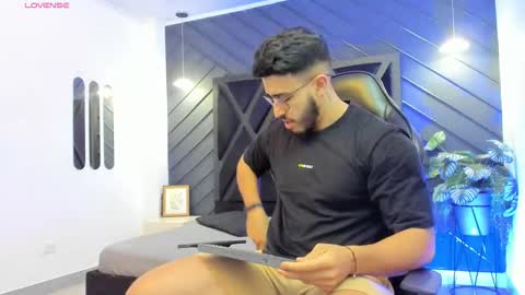 Snapshot of liam_kleiin chatting on 30, 9, 2025 LIAM KLEIN online show from 30, 9, 2025