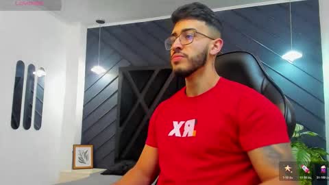 Snapshot of liam_kleiin chatting on 5, 11, 2025 LIAM KLEIN online show from 5, 11, 2025