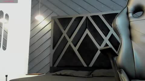 Snapshot of liam_kleiin chatting on 20, 11, 2025 LIAM KLEIN online show from 20, 11, 2025