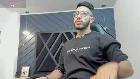 Snapshot of liam_kleiin chatting on 22, 11, 2025 LIAM KLEIN online show from 22, 11, 2025