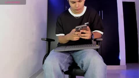 Liam online show from 12, 4, 2026